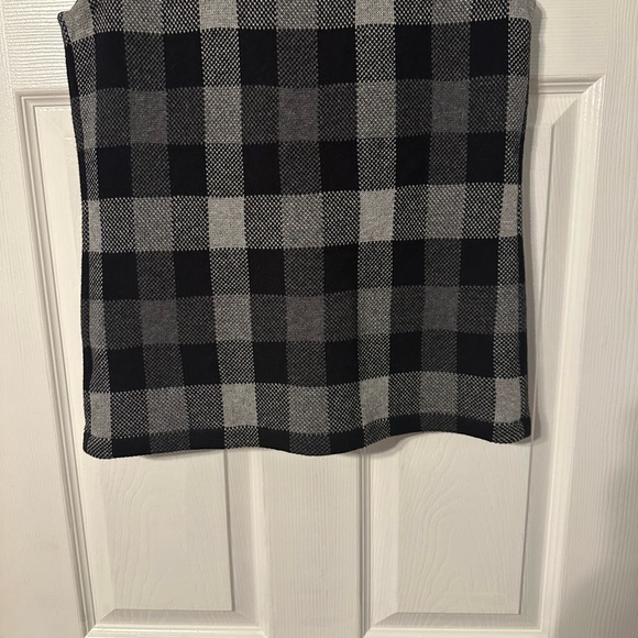 Chaps Women’s Buffalo Plaid Sweater Vest - Picture 10 of 12